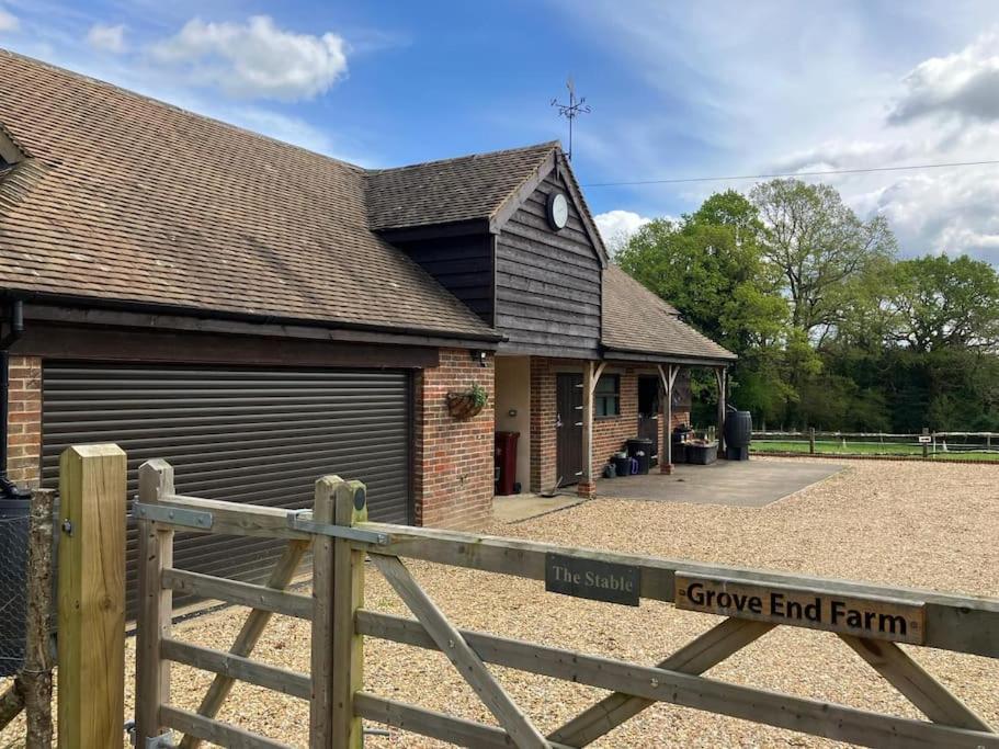 The Stable, Grove End Farm Lägenhet Petworth Exteriör bild